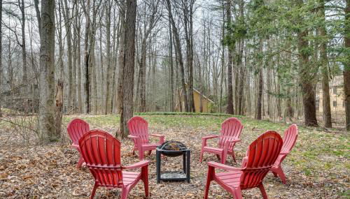 Serene Pocono Pines Home 2 Mi to Lake Naomi Beach - Foto 3