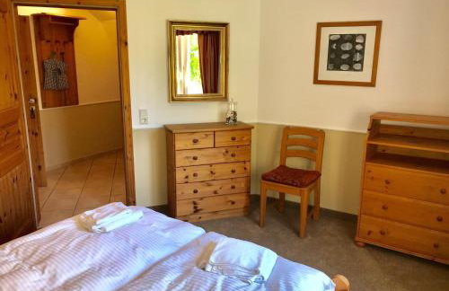 Ein-Steinwurf-zum-Ostseestrand-Ferienwohnung-Martha-mit-Terrasse - Foto 7