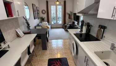 Appartement avec balcon, 5 min du Métro 1-6, Nation, Disneyland, Zoo, Bois de Vincennes - Foto 5, stove, dishwasher
