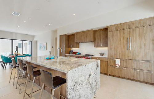 Stunning Modern Home with Mountain Views and Private Pool, Spa and Grill Dog ok - Foto 13