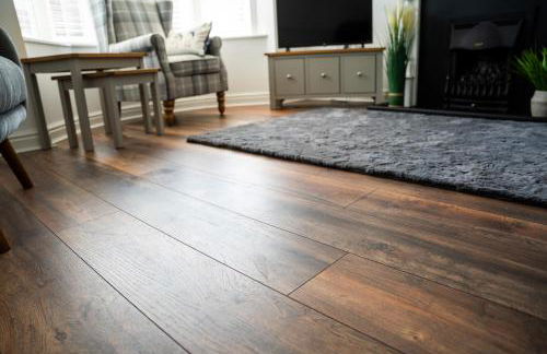 Cottage, Hot Tub, Open fire, Games Room, large Garden Sleeps 2-8 - Foto 49