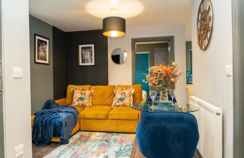 Free Parking New Modern Gem in Harrow - Photo 40