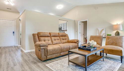 Westfield Home with Furnished Patio 2 Mi to Park St - Foto 5