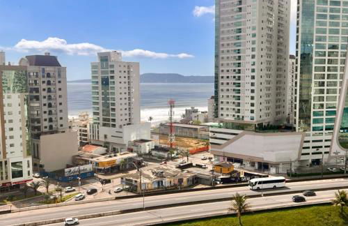 Apartamento vista mar, 2 quartos, garagem - COMPLETO - Foto 2