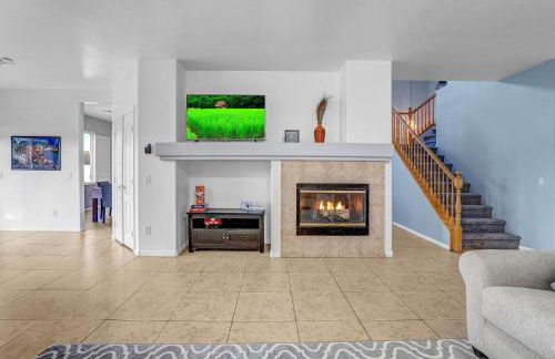 Stylish King with optional bunk or Work Desk w/TV - Foto 22