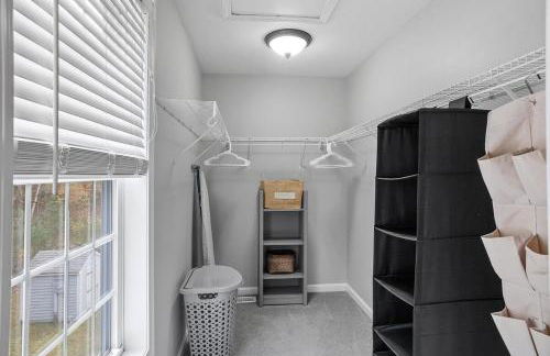 Modern Open Concept 4 Bed 2 5 Bath Mid to LongTerm Private Single Family Home - Foto 32