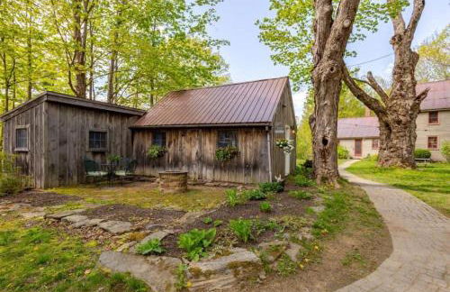 Two-Person Retreat on Horse Farm in Lee, New Hampshire - Photo 2