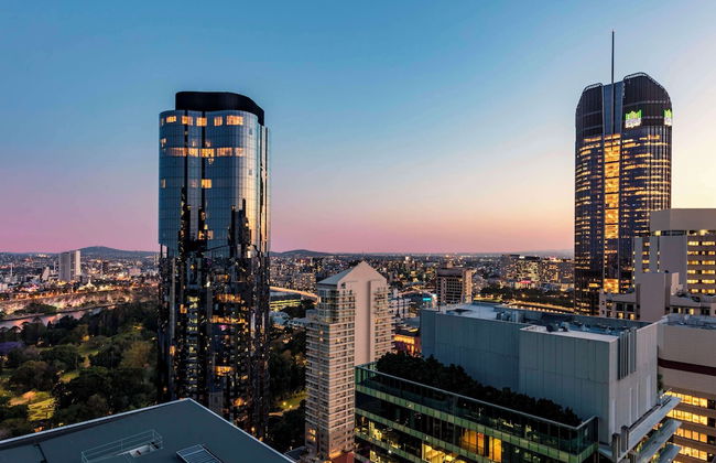 Oaks Brisbane River City Suites - Photo 57