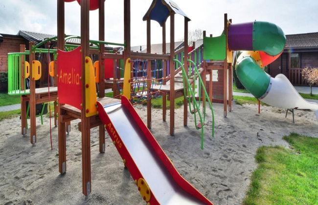 Single-story, Year-round Holiday Home - Photo 9