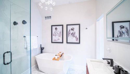 Artful Escape at Marietta Square - Foto 1, towels, Shower