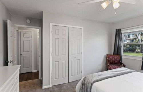 Tranquil 2BR Apt Mpls - 8073 Apt 1 - Foto 17