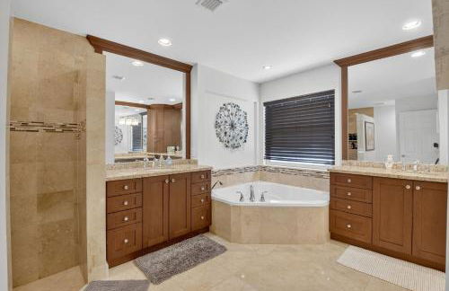 Family-Friendly Boca Gem! 4BR 3BA with Pool & Sauna - Foto 20