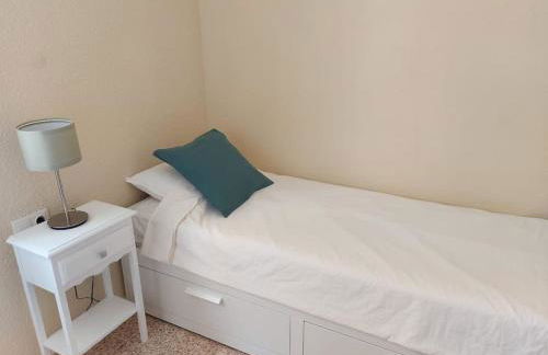 Sunny, spacious 3 bedroom apartment with seaview - L1 Red line stop PARADIS 2 min walk from rental - Photo 10