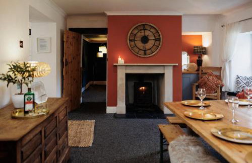 The Farmhouse with two hot tubs - Foto 68