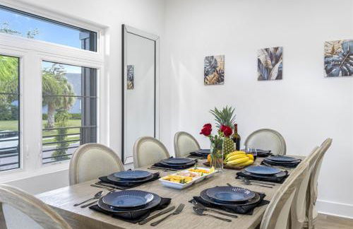 2 Million Villa Heated Pool w Luxury Spa 6BR & 6BR Waterfront by Canal - Foto 27