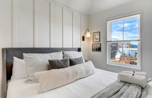 Whitewater Peak - Cozy Retreat with Scenic Views - Photo 1