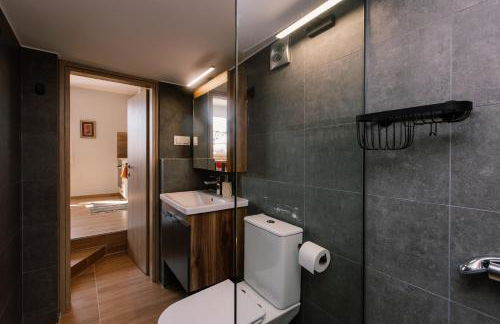 Ste's house at Macedonia Airport - Photo 14