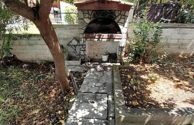 Impeccable 2-bed House in - Photo 34