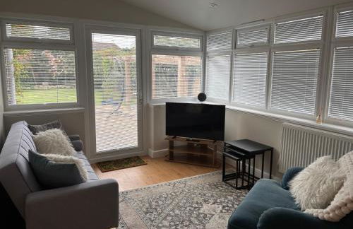 The Corner House, 36, Broadway Road, - Foto 4