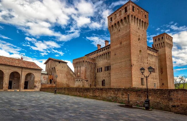 Tour giornaliero in treno e bicicletta da Bologna: vigneti e fortezze - Foto 3