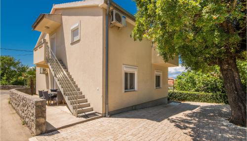 Amazing Apartment In Malinska Dubasnica - Foto 2