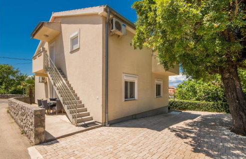 Amazing Apartment In Malinska Dubasnica - Foto 2