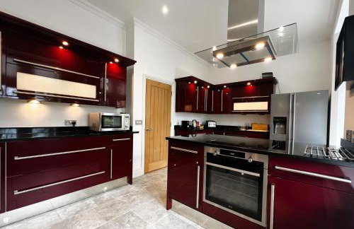 2 Shanklin Manor - Ground Floor apartment overlooking Park in Shanklin Old Village - Photo 10