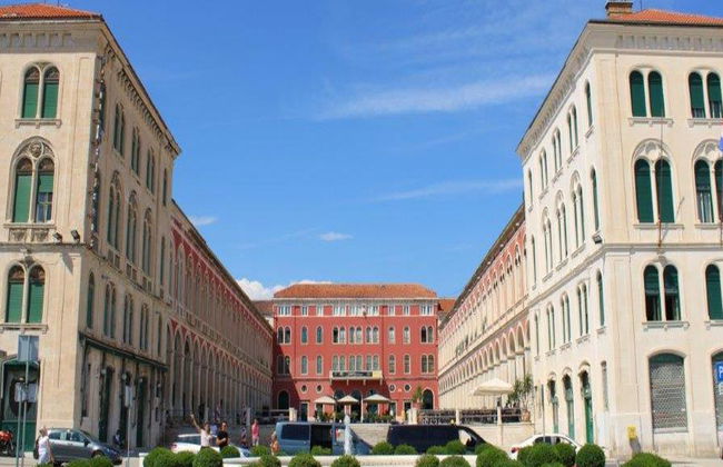 Linea Rossa - Tour panoramico della città in autobus turistico - Foto 9