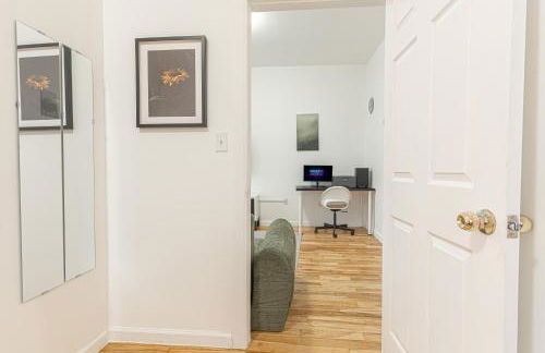 Modern Comfort 2BR with Washer & Dryer Near Subway & LGA - Foto 3