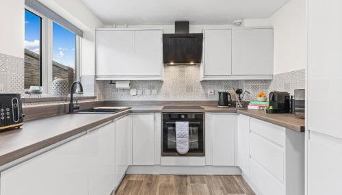 Spacious 3-Bedroom House with Parking Family Friendly - Foto 2