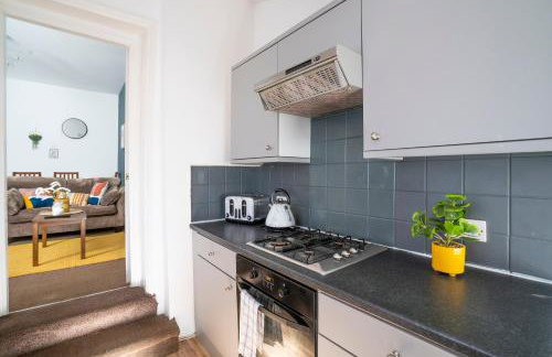 Spacious 3 Bed Flat-Free Parking-by Holiday Homes - Foto 25