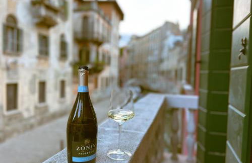 Splendid “True Venice Apartment” overlooking water - Foto 11