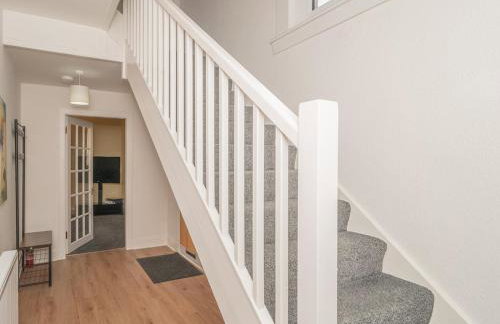 Charming Family House in Rosewell - Pass the Keys - Foto 12