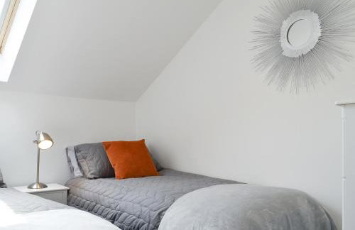 Perivale Lodge - Photo 11