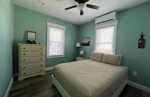 Bayside Bungalow-Updated Home Near the Bay & Beach - Foto 37