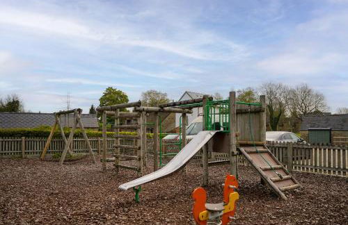 NEW Squirrels Leap Lake Views with Spa Access - Foto 30