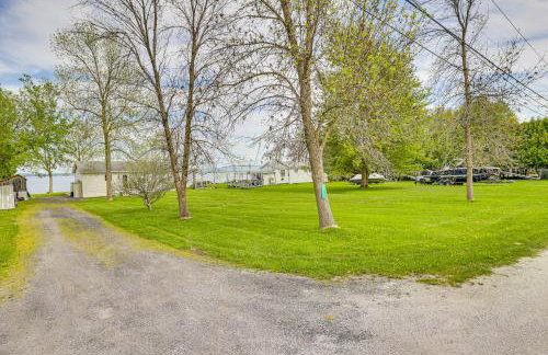 Lake Champlain Family Retreat with Deck and Yard - Foto 24