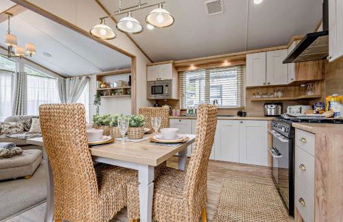 Bunny Lodge Quiet 2-Bed Luxury Home near Milford on Sea - Foto 5