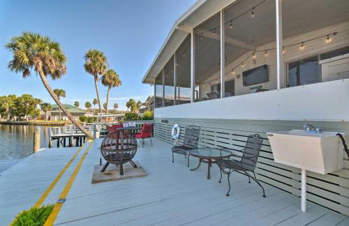 Boat Dock and Porch Riverfront Retreat in Homosassa - Photo 3