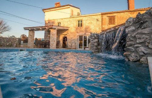 House Frank - Photo 1