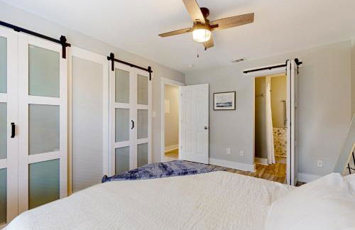 Downtown Duplex with Fire Pit 1 Mi to Waterfront - Foto 14