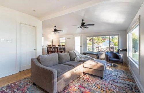 Orca Haven - 2BR with Scenic Views in Richmond Beach - Foto 8