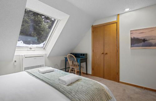 Mountain Haven for Families w Deck - Shuttle - Views - Foto 40