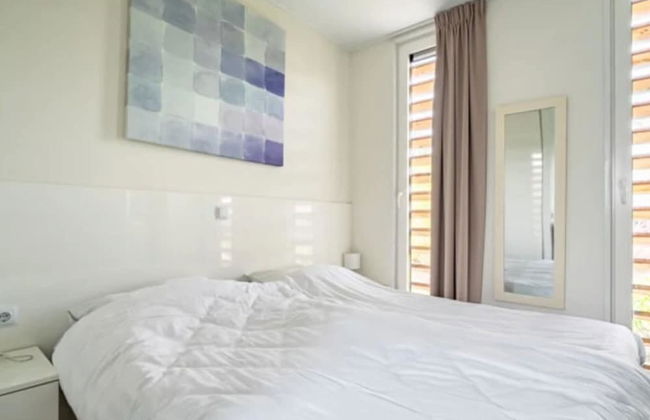 Well-kept Chalet on the Water - Foto 7