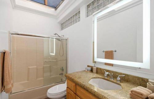 Malibu Beachfront Home with Rock Spa Ocean Views & Huge Deck - Foto 16