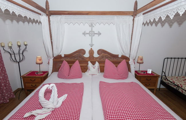 Quaint Holiday Home in Feldwies near Ski Area - Photo 4