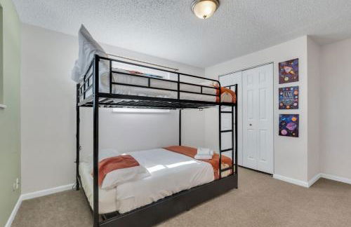 6BD Near DT - BBQ Grill, Games & Football Fun - Photo 54