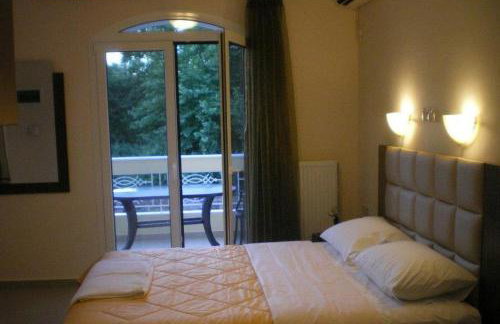 Royal's Studios - Photo 17