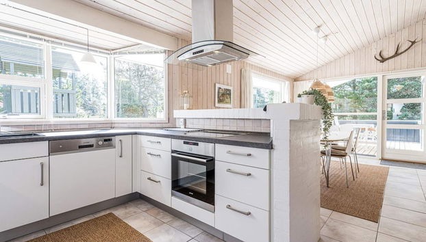 6 Person Holiday Home in Blavand - Foto 5, Cocina privada