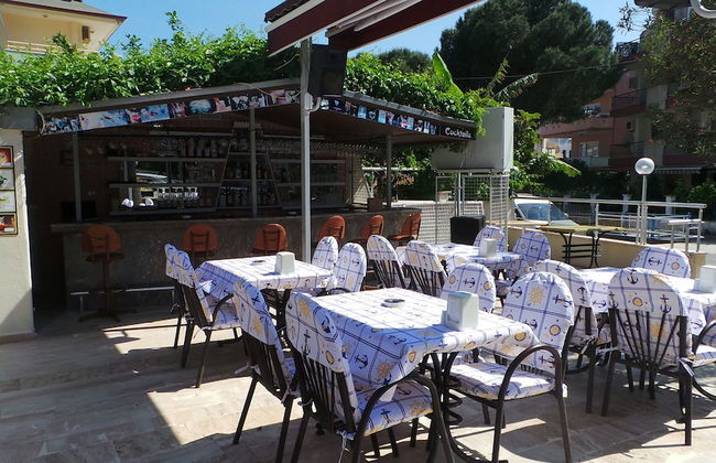 Family Apart - Photo 27